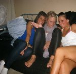sat night party girls4-L.jpg