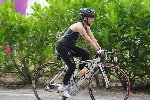 cyclist2-L.jpg