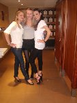 sat night party girls3a-L.jpg