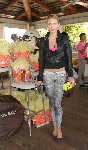 Annalynne McCord in_rock-republic-jeggings-denim-leggings-L.jpg