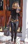 Kylie-Minogue-in-leather-pants-1.jpg