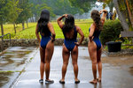 swim.naughty_hawaiian_girls.a.jpg