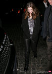 Anne-Hathaway_in_leather-trousers.jpg
