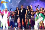 Neha-Dhupia-and-Mugdha-Godse-with-Yuvraj-Singh.jpg