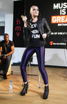 jessie_j_performs_at_hmv_purpl.jpg