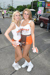 hooters2.jpg