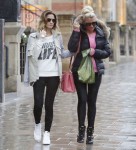 £££-Sam-Faiers-leaving-a-private-hospital-with-her-sister-Billie-1.jpg