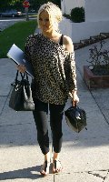 hilary duff-L.jpg