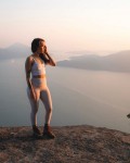 excellent leggings w a view