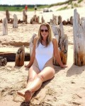 https://gramhum.com/v/island_beach_babe/