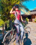 @valsantanaassis<br />i like the long legging version of the bike outfits